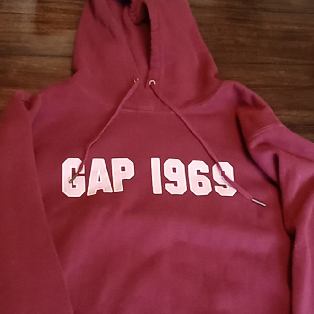 GAP sweatshirt